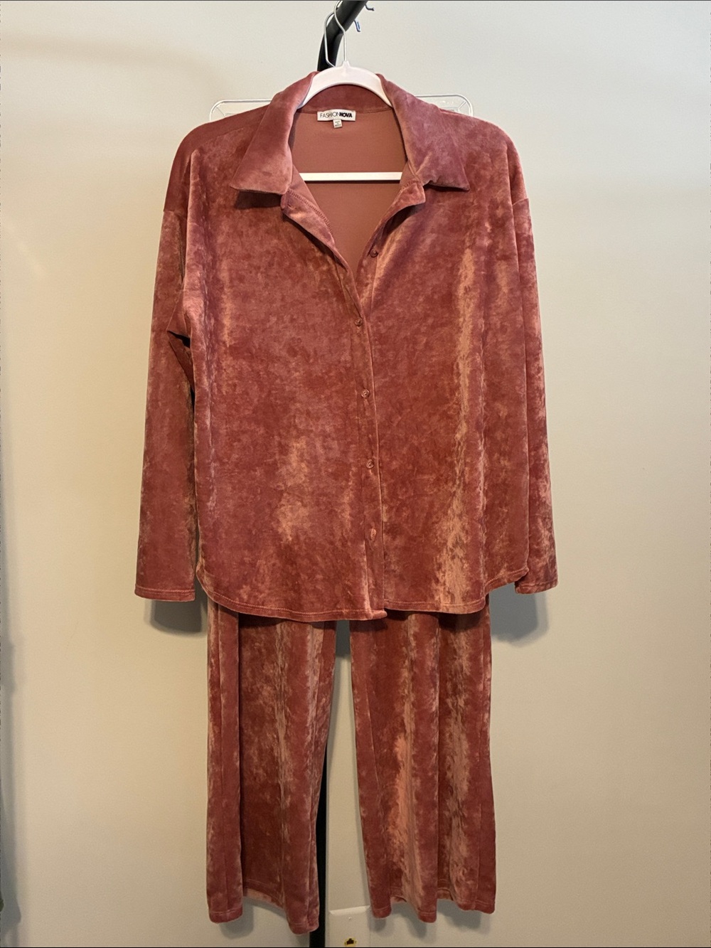 Fashion Nova Pink Velvet Wide-Leg Pants & Button Down Casual Set Women’s Medium
